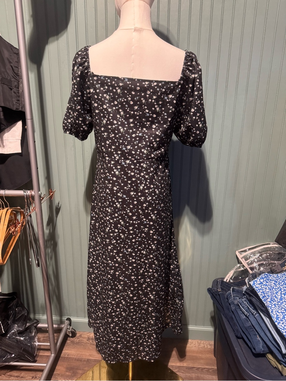 Source Unknown Black Midi Dress with White Floral Print